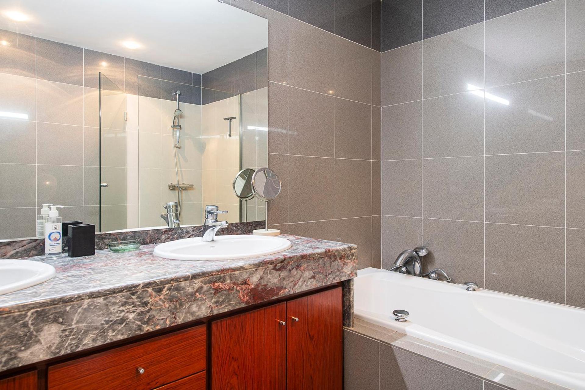 Sleep & Stay Luxury Top Floor Apt With Terrace Жирона Экстерьер фото